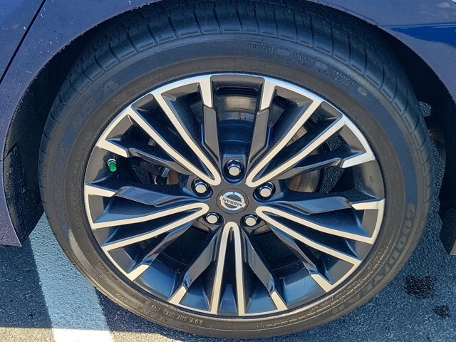 Used 2017 Nissan Maxima Platinum w/ Medallion Package image 12