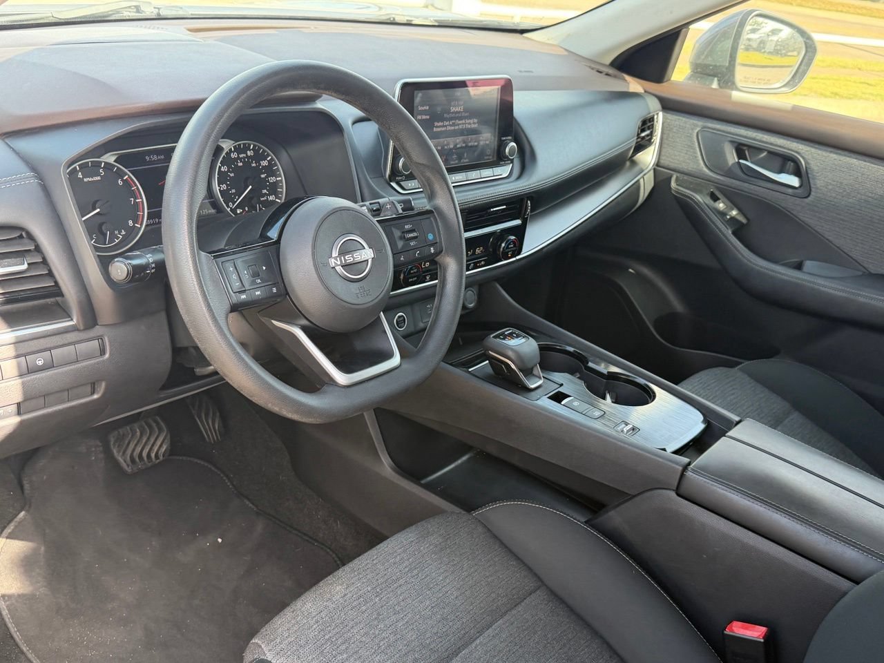 Certified 2022 Nissan Rogue SV FWD image 13