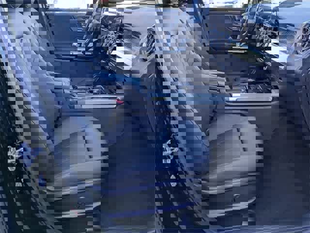 Used 2025 Mercedes-Benz GLB 250 image 10