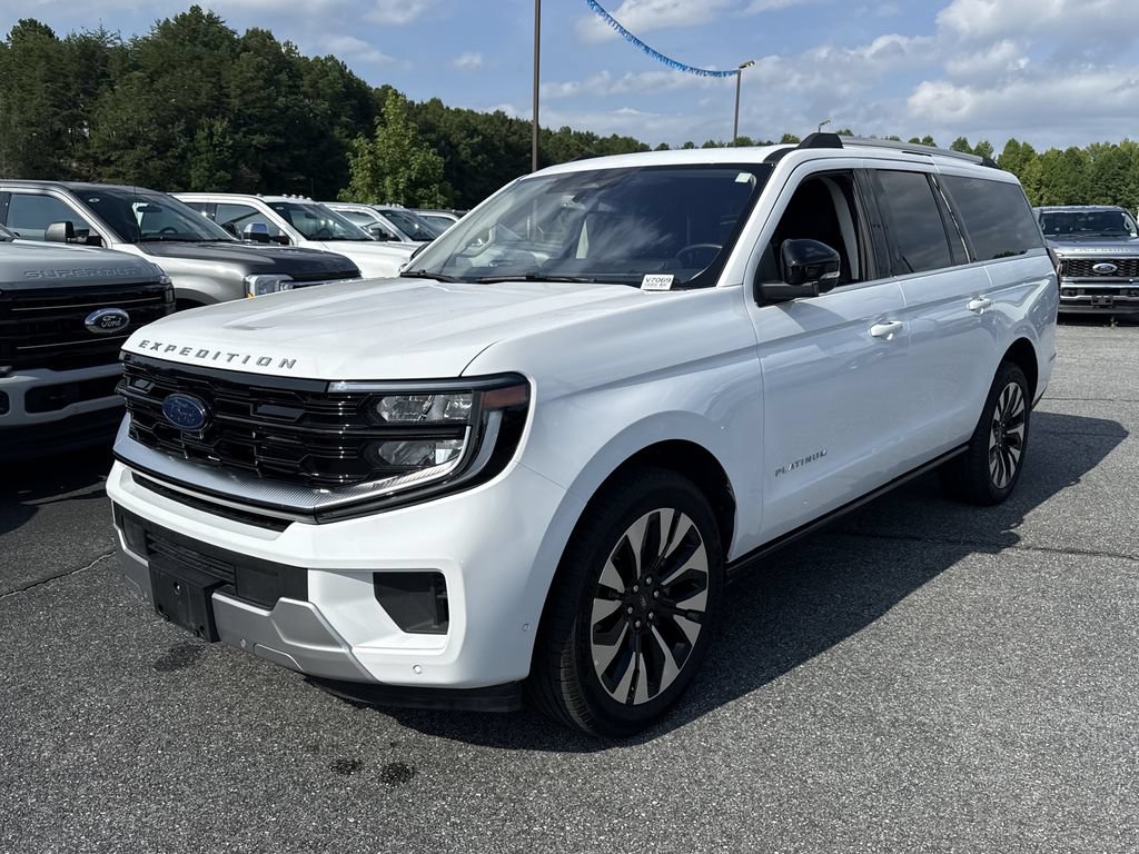 Used 2025 Ford Expedition Max Platinum w/ Driver's Package AWD/4WD image 3