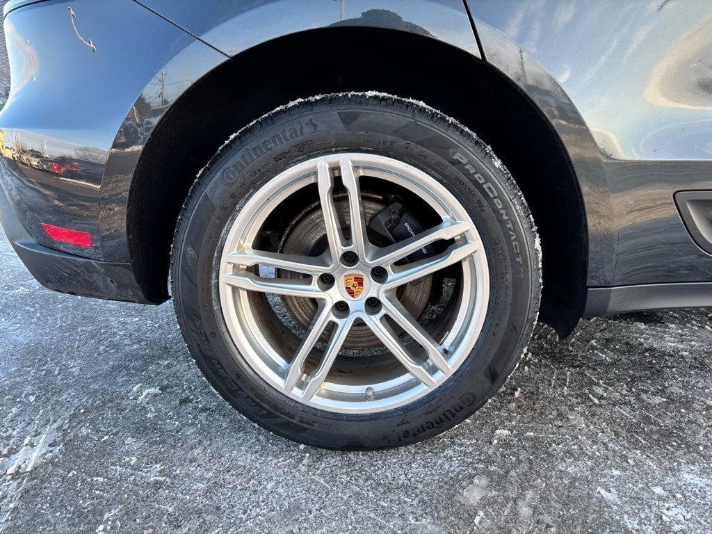 Certified 2023 Porsche Macan image 35