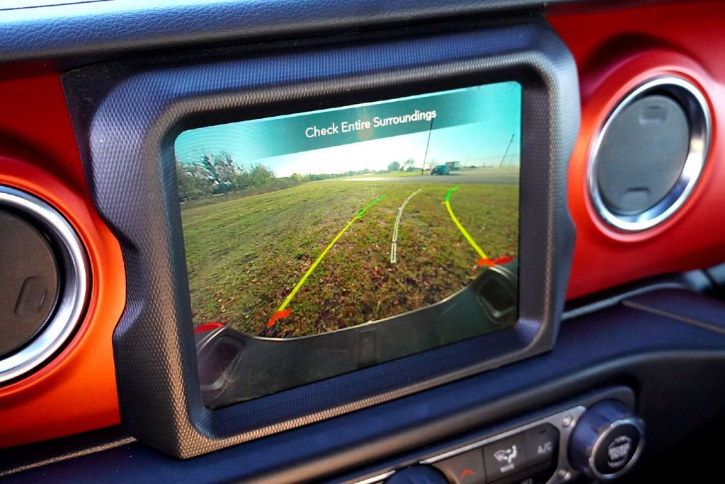 Used 2022 Jeep Gladiator Rubicon w/ Safety Group image 18