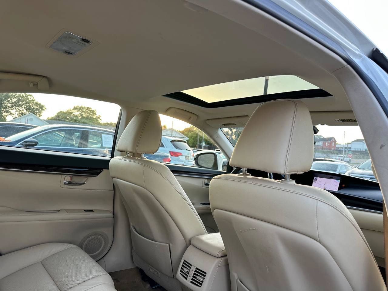 Used 2013 Lexus ES 350 w/ Luxury Pkg FWD image 33