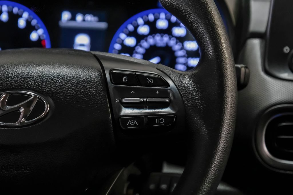 Used 2023 Hyundai Kona SE FWD image 19