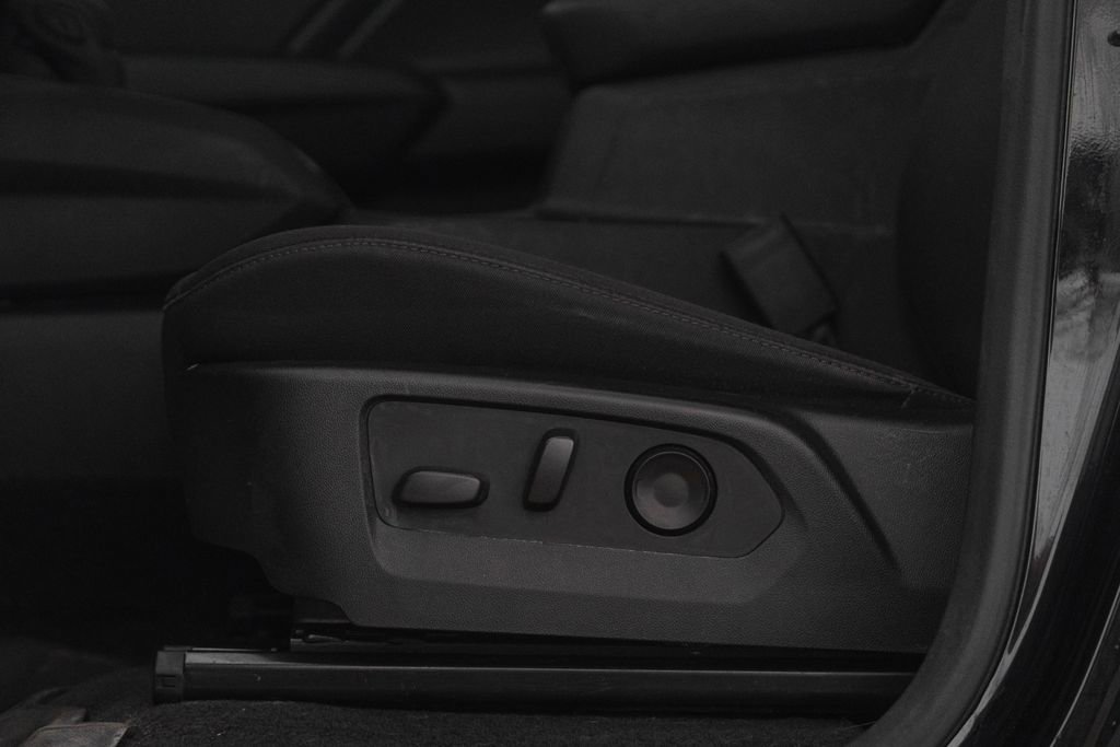 Used 2024 Chevrolet Colorado Trail Boss w/ Technology Package image 15