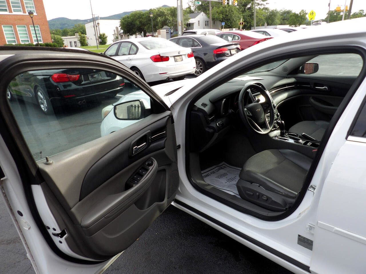 Used 2015 Chevrolet Malibu LT w/ Power Convenience Package image 12