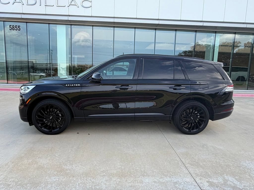Used 2024 Lincoln Aviator Black Label w/ Jet Package AWD/4WD image 2