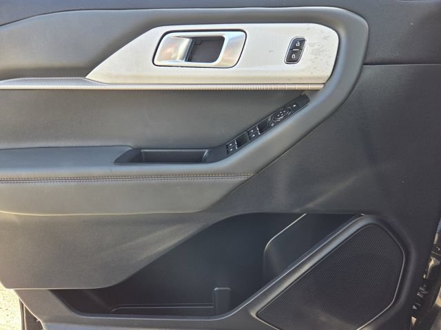 Used 2025 Ford Explorer Active RWD image 15