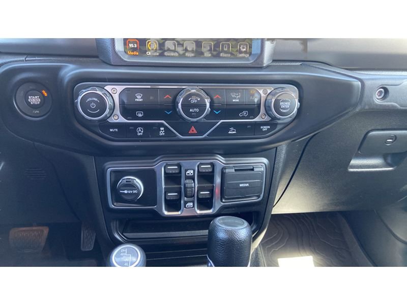 Used 2023 Jeep Gladiator Sport AWD/4WD image 16