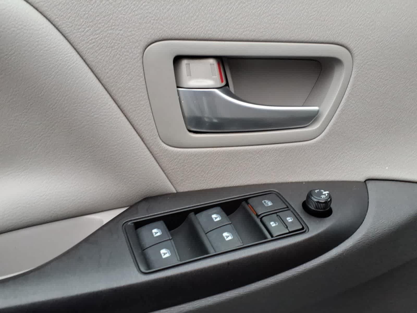 Used 2017 Toyota Sienna LE FWD image 15
