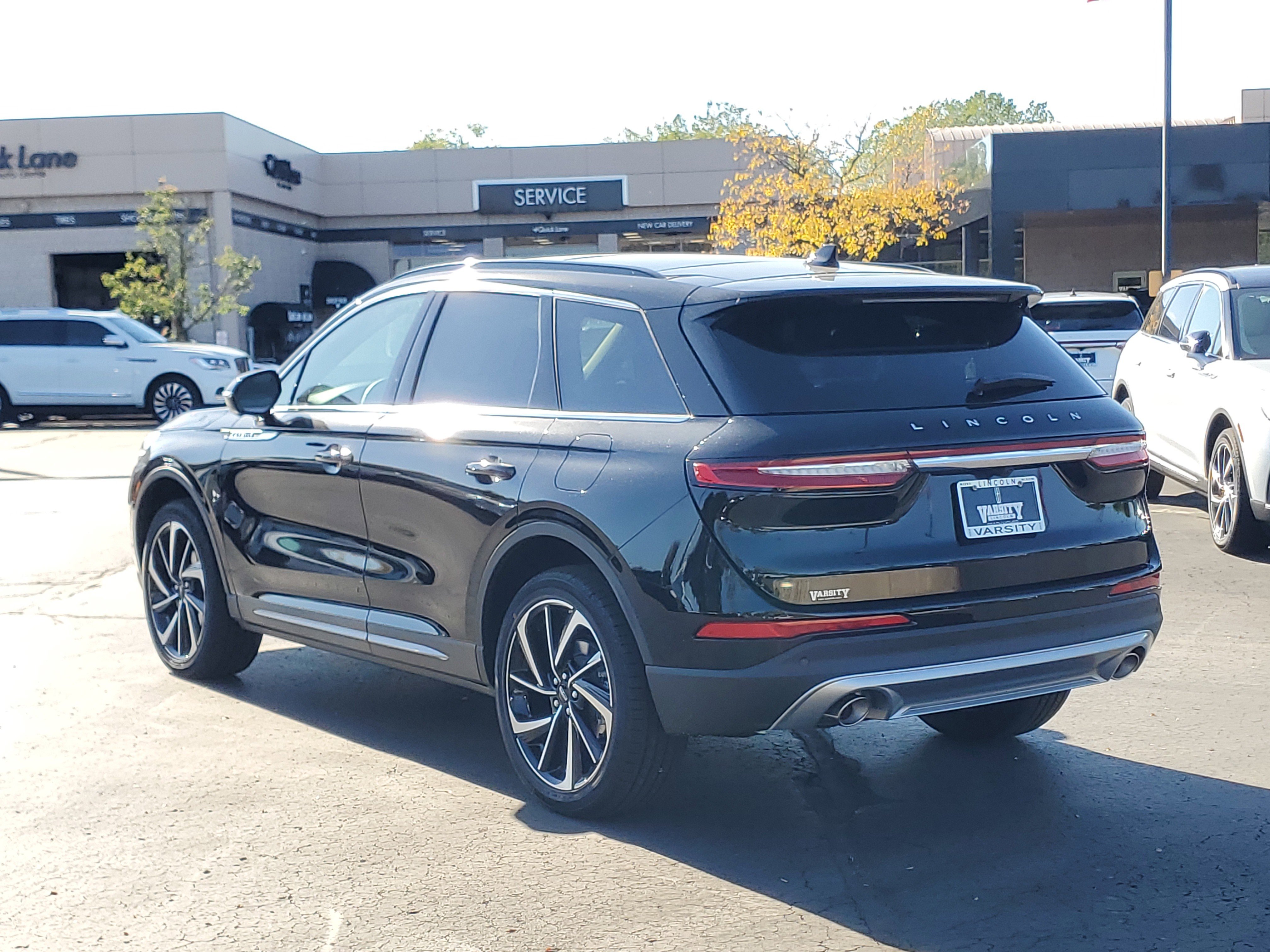 New 2025 Lincoln Corsair Reserve image 3