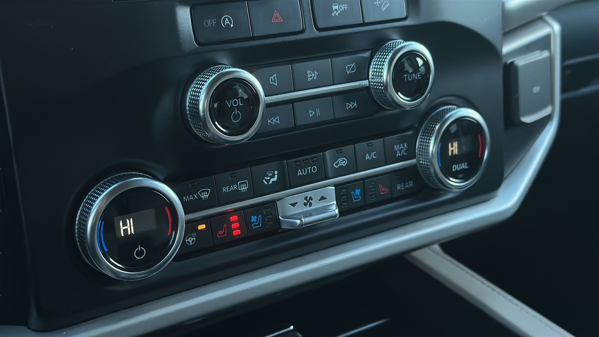 Used 2024 Ford Expedition XLT image 33