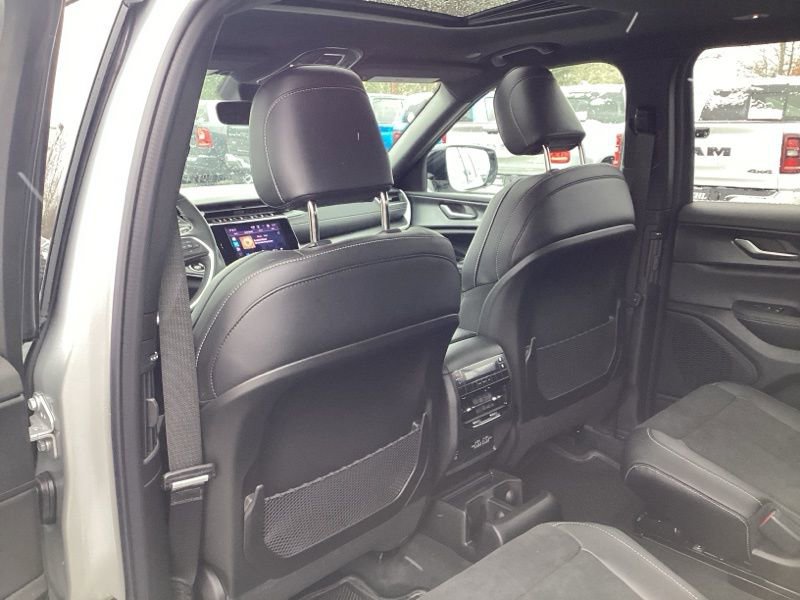 New 2025 Jeep Grand Cherokee L Altitude image 25