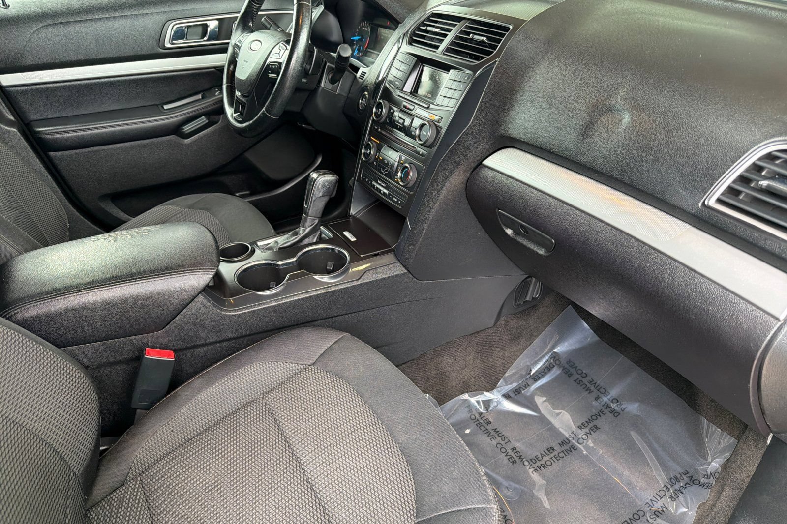 Used 2017 Ford Explorer XLT FWD image 19