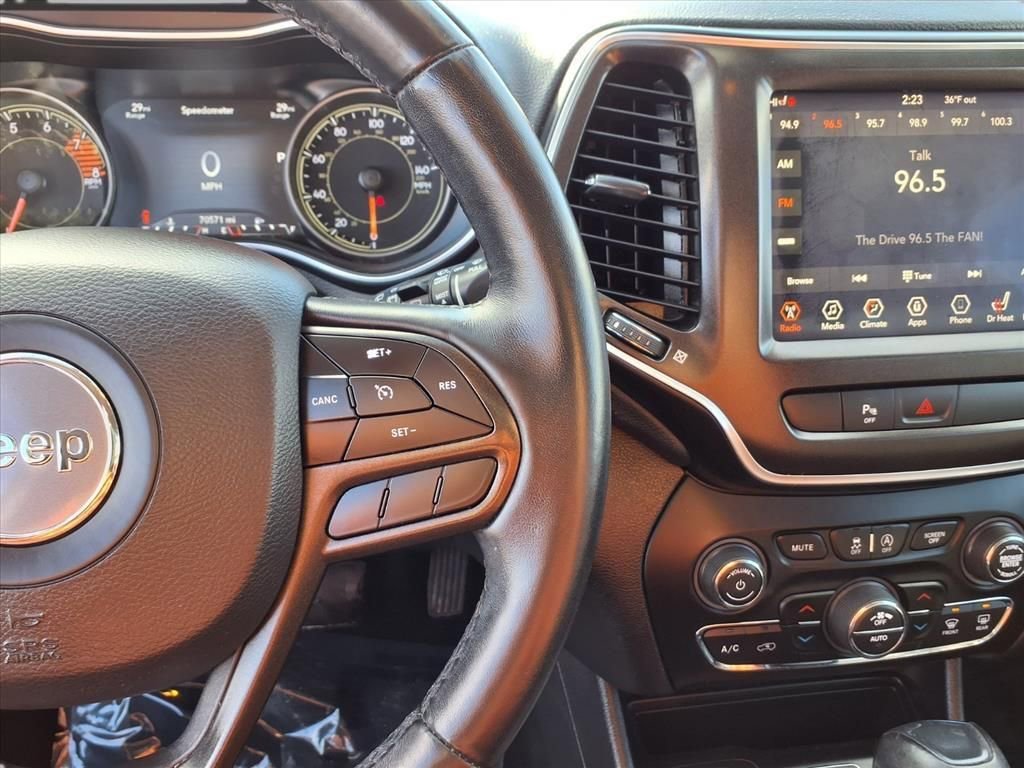 Used 2019 Jeep Cherokee Trailhawk w/ Cold Weather Group image 12