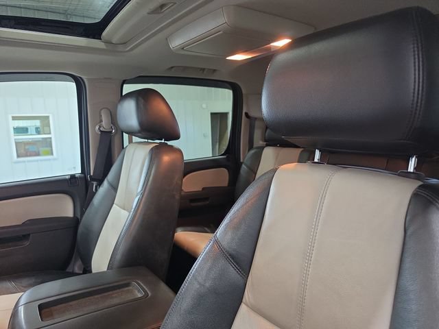 Used 2010 GMC Sierra 1500 SLT w/ All-Terrain Package AWD/4WD image 16