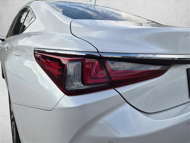 Used 2021 Lexus ES 350 w/ Premium Package FWD image 12
