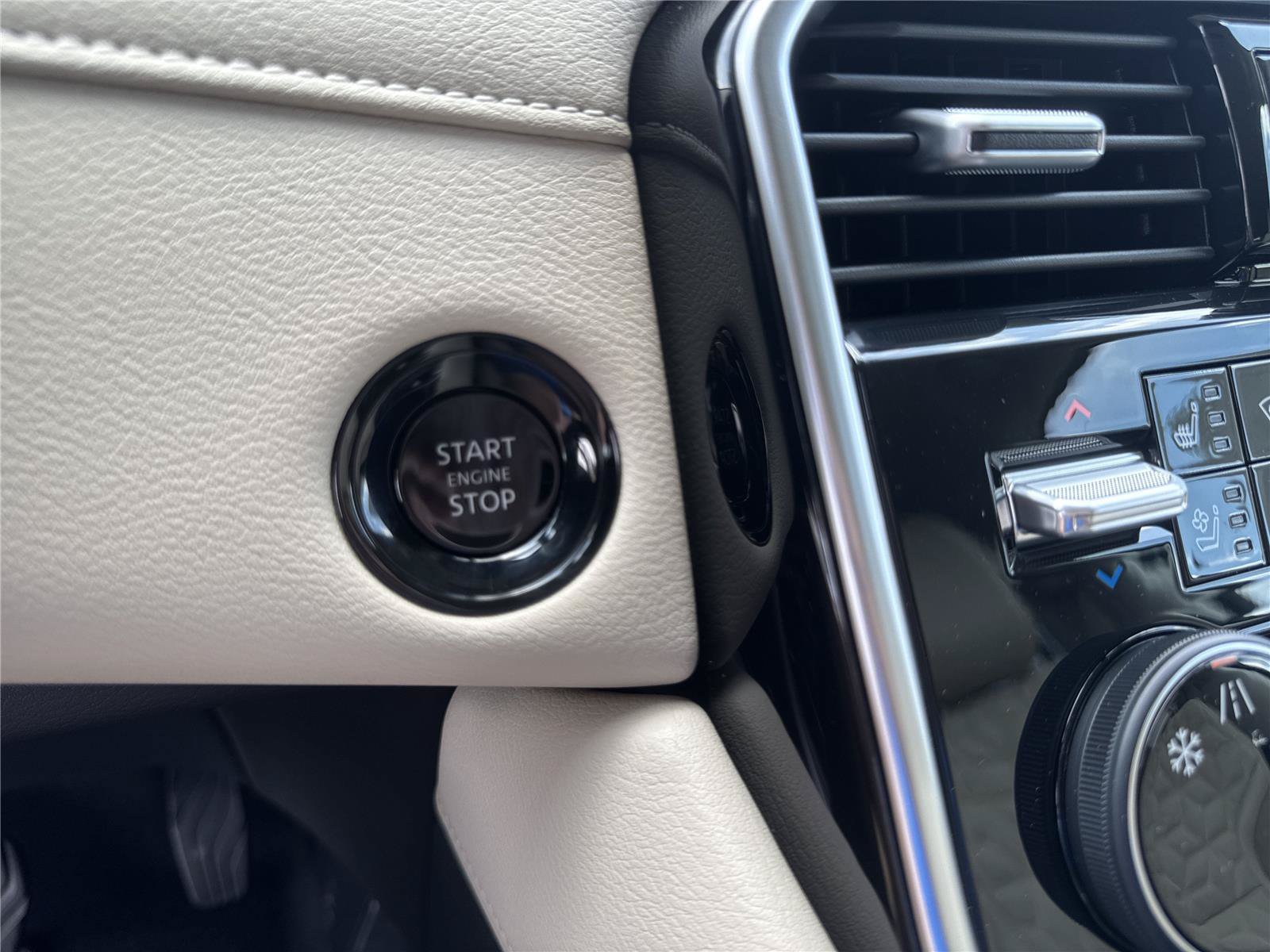 New 2026 Nissan Armada Platinum RWD image 27