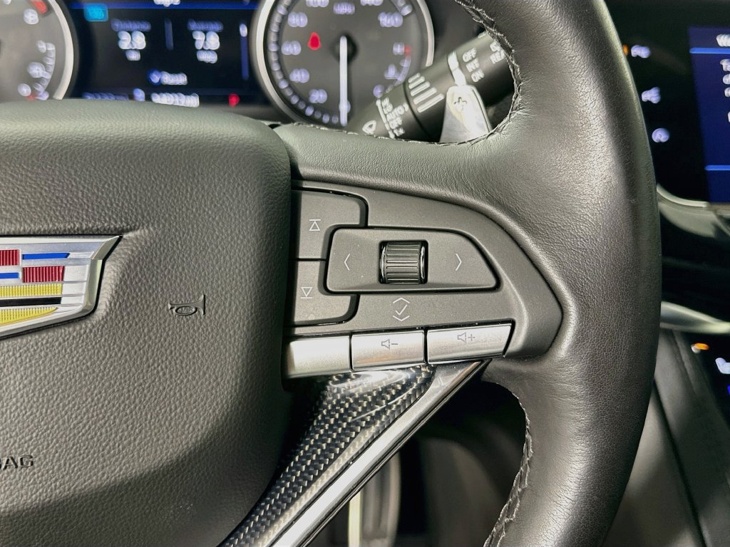Used 2025 Cadillac XT6 Sport w/ Technology Package AWD/4WD image 13