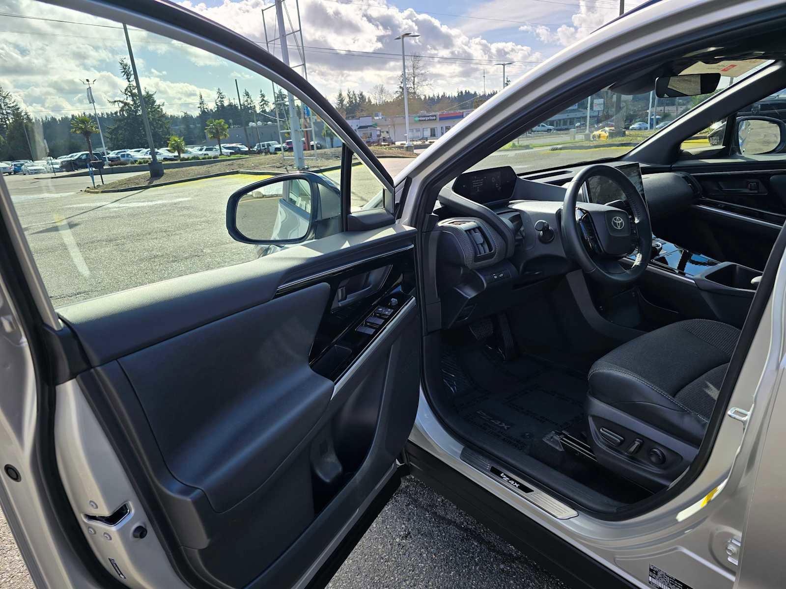 Used 2025 Toyota bZ4X FWD w/ Weather Package image 19