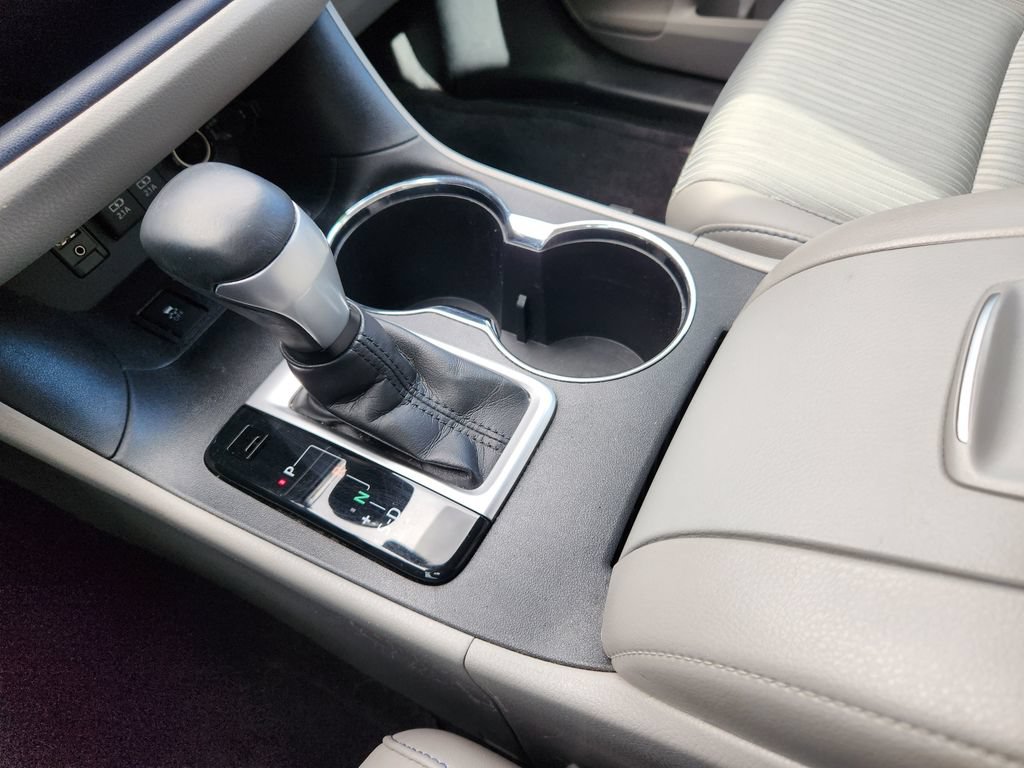 Used 2017 Toyota Highlander Plus FWD image 21