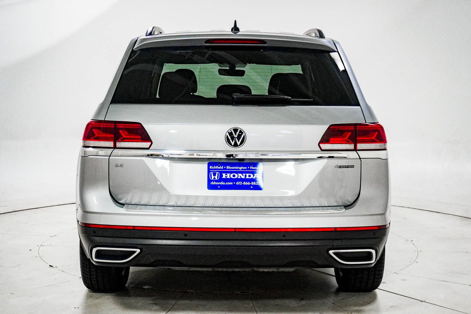 Used 2023 Volkswagen Atlas SE w/ Panoramic Sunroof Package AWD/4WD image 6