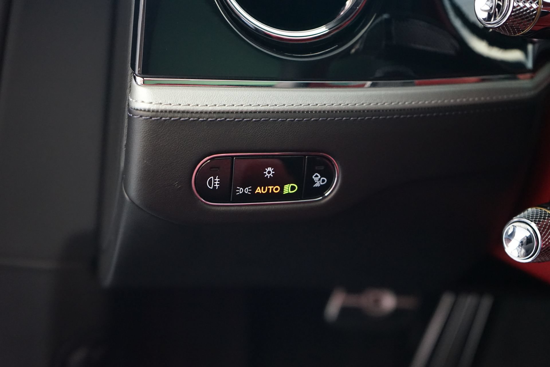 Used 2022 Bentley Flying Spur Plug-In Hybrid AWD/4WD image 33