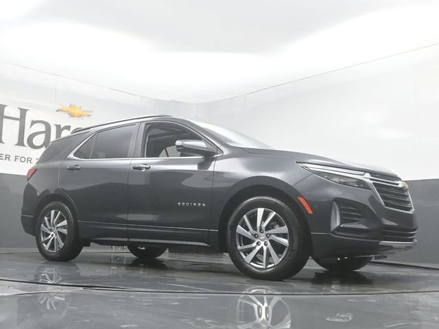 Used 2022 Chevrolet Equinox LT image 2