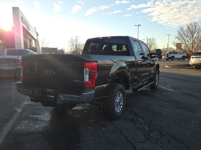 Used 2017 Ford F250 XLT w/ XLT Premium Package image 5