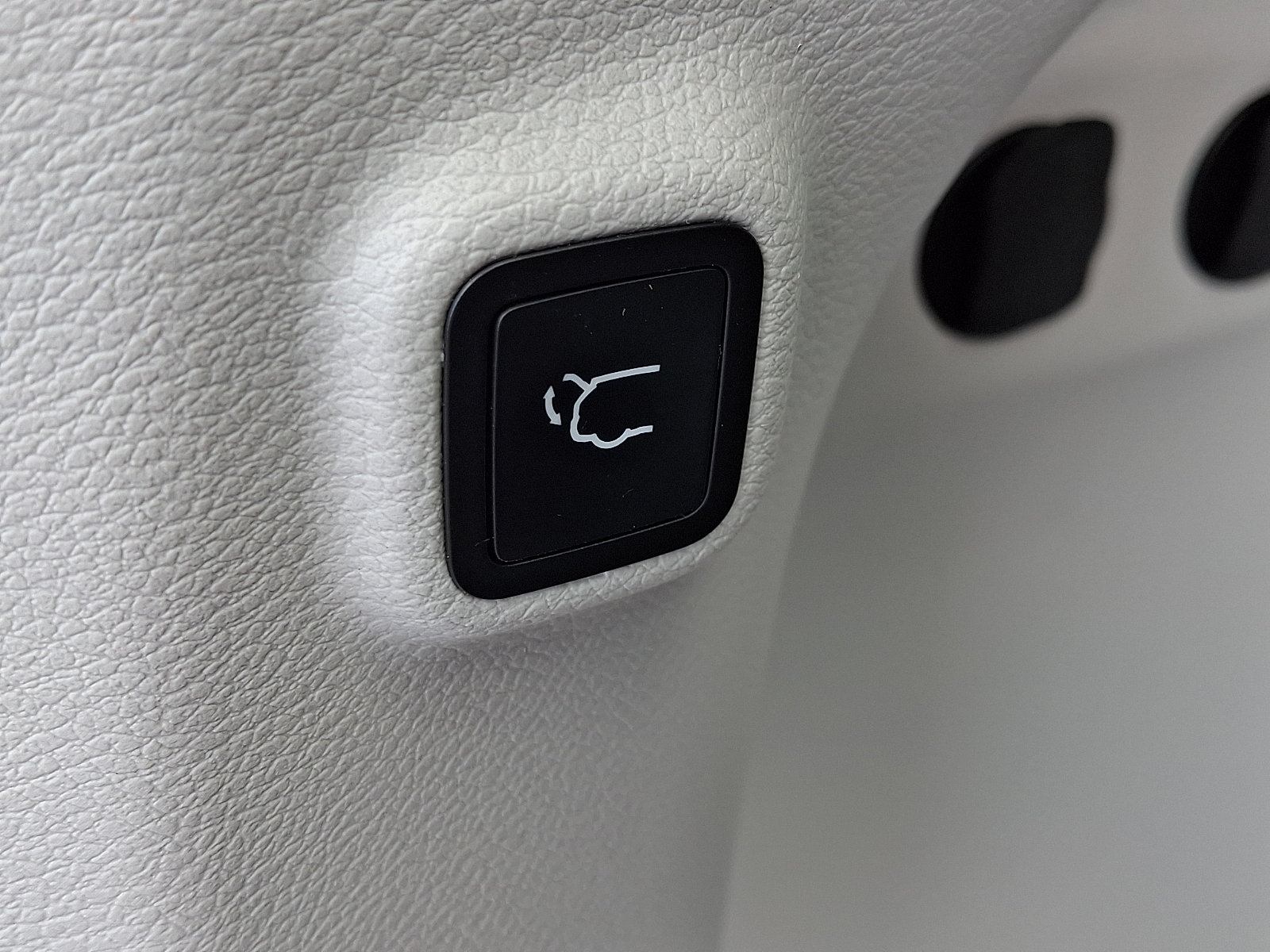 Used 2022 Jeep Cherokee Latitude Lux w/ Sun & Sound Group AWD/4WD image 30