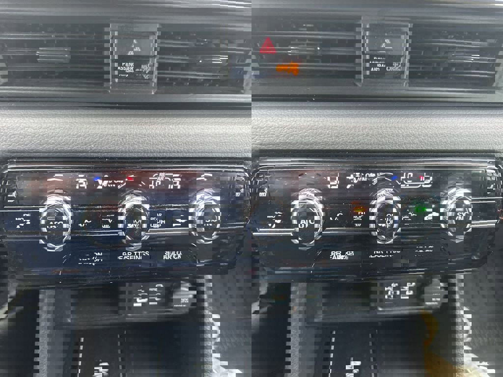 Used 2023 Honda Pilot TrailSport image 9