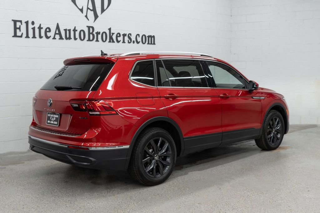 Used 2024 Volkswagen Tiguan SE w/ Panoramic Sunroof Package AWD/4WD image 38