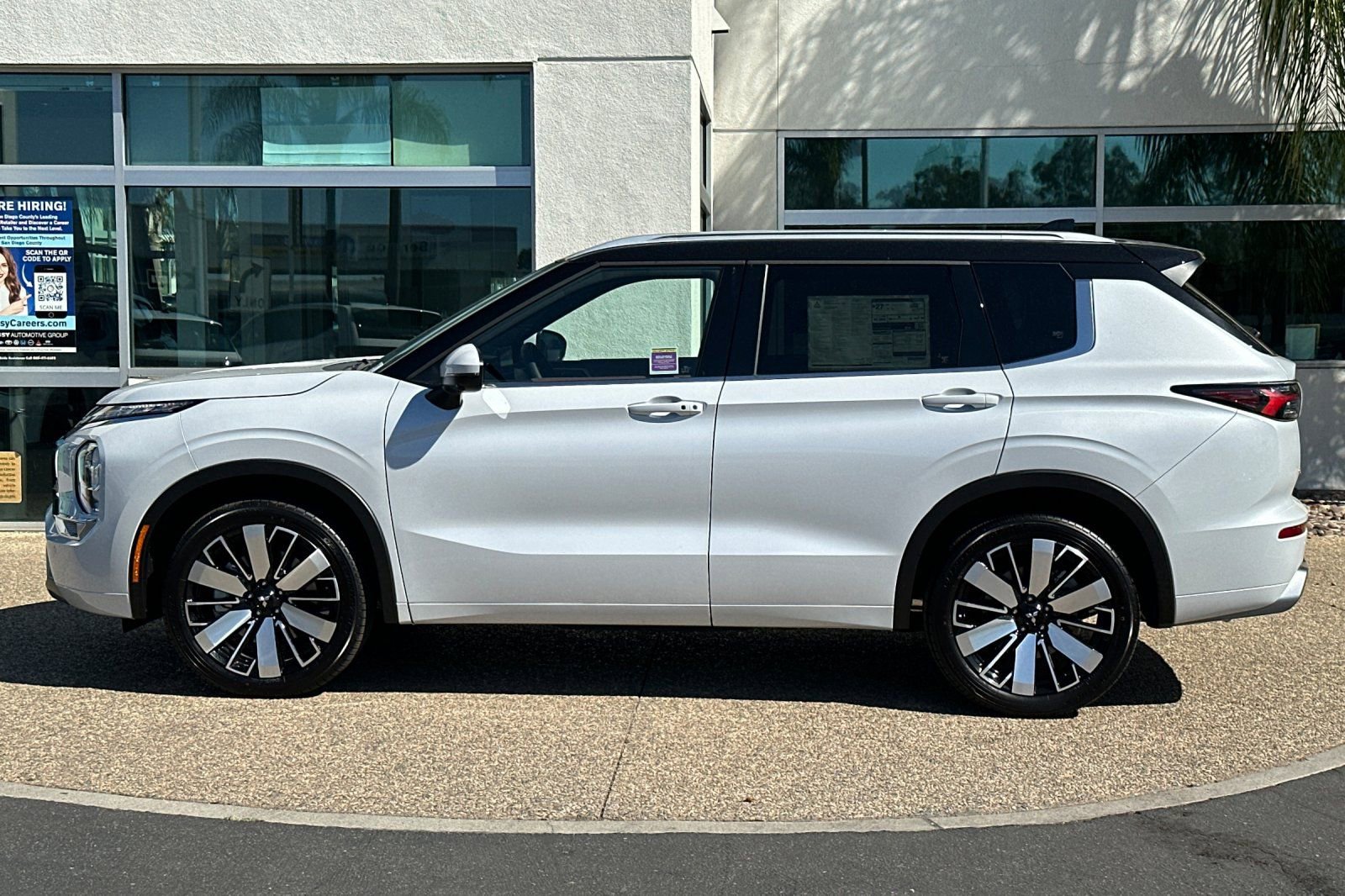 New 2025 Mitsubishi Outlander SEL image 7