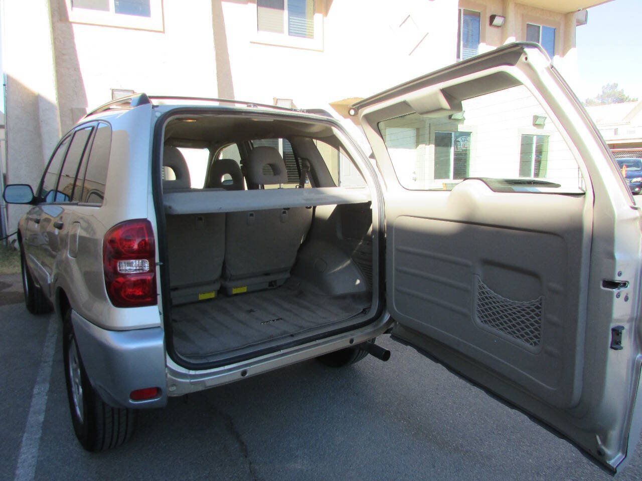 Used 2005 Toyota RAV4 2WD image 25