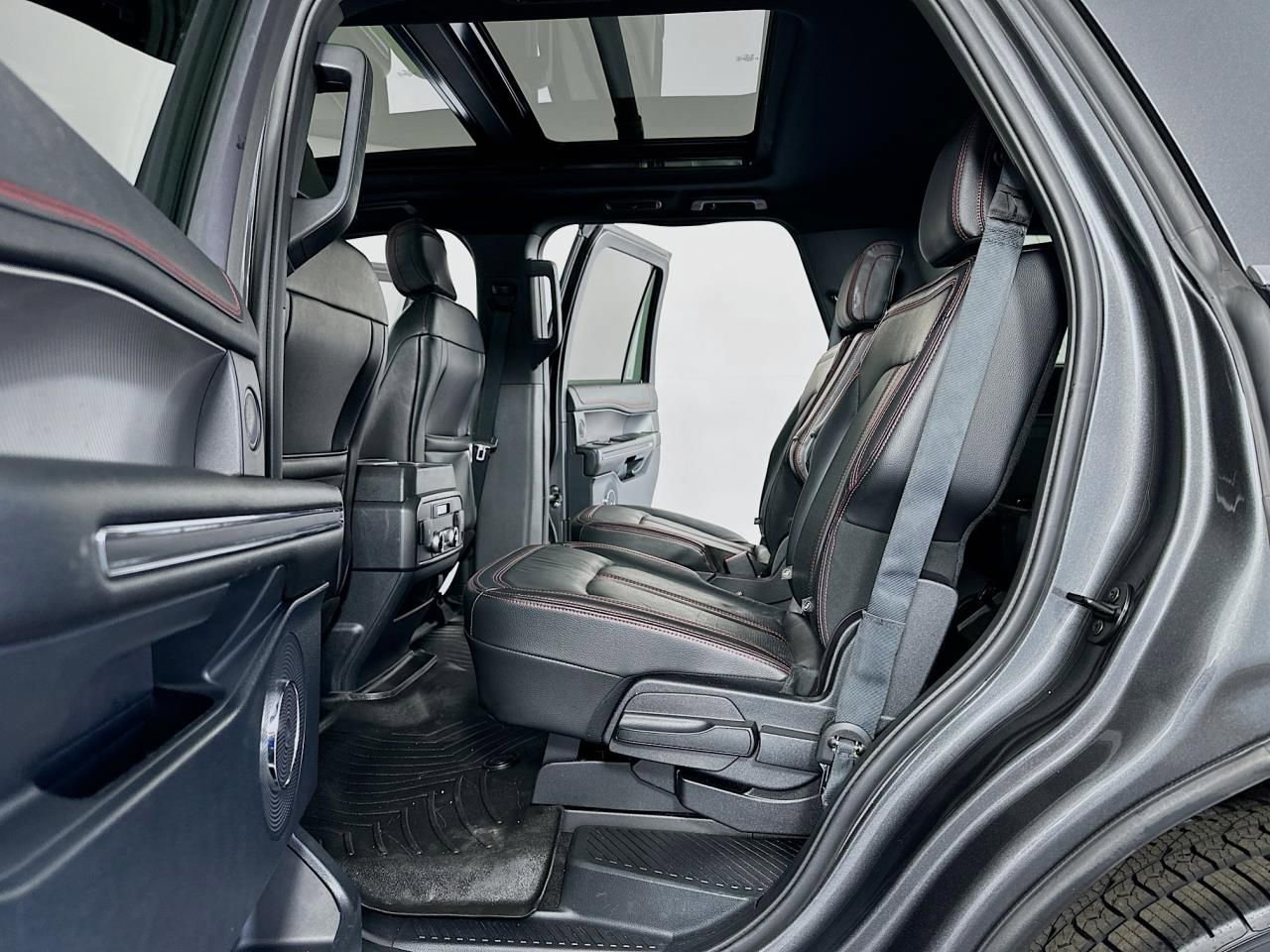 Used 2020 Ford Expedition Limited w/ Equipment Group 303A image 32