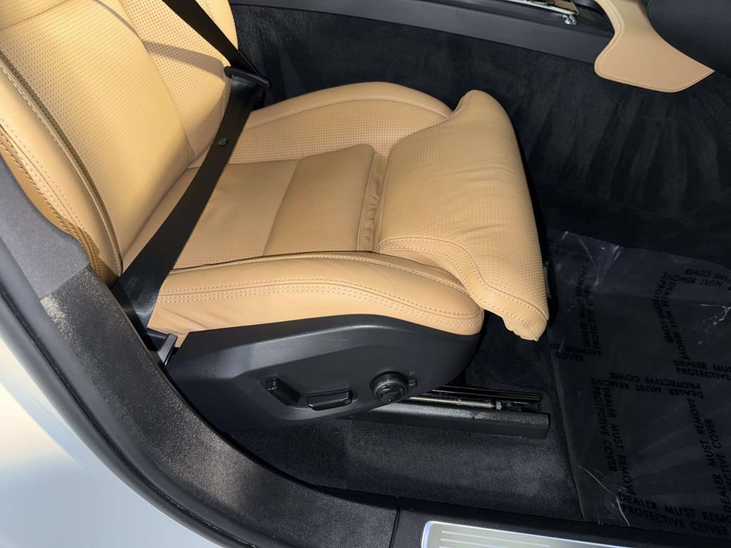 Used 2025 Volvo XC90 B6 Ultra AWD/4WD image 15