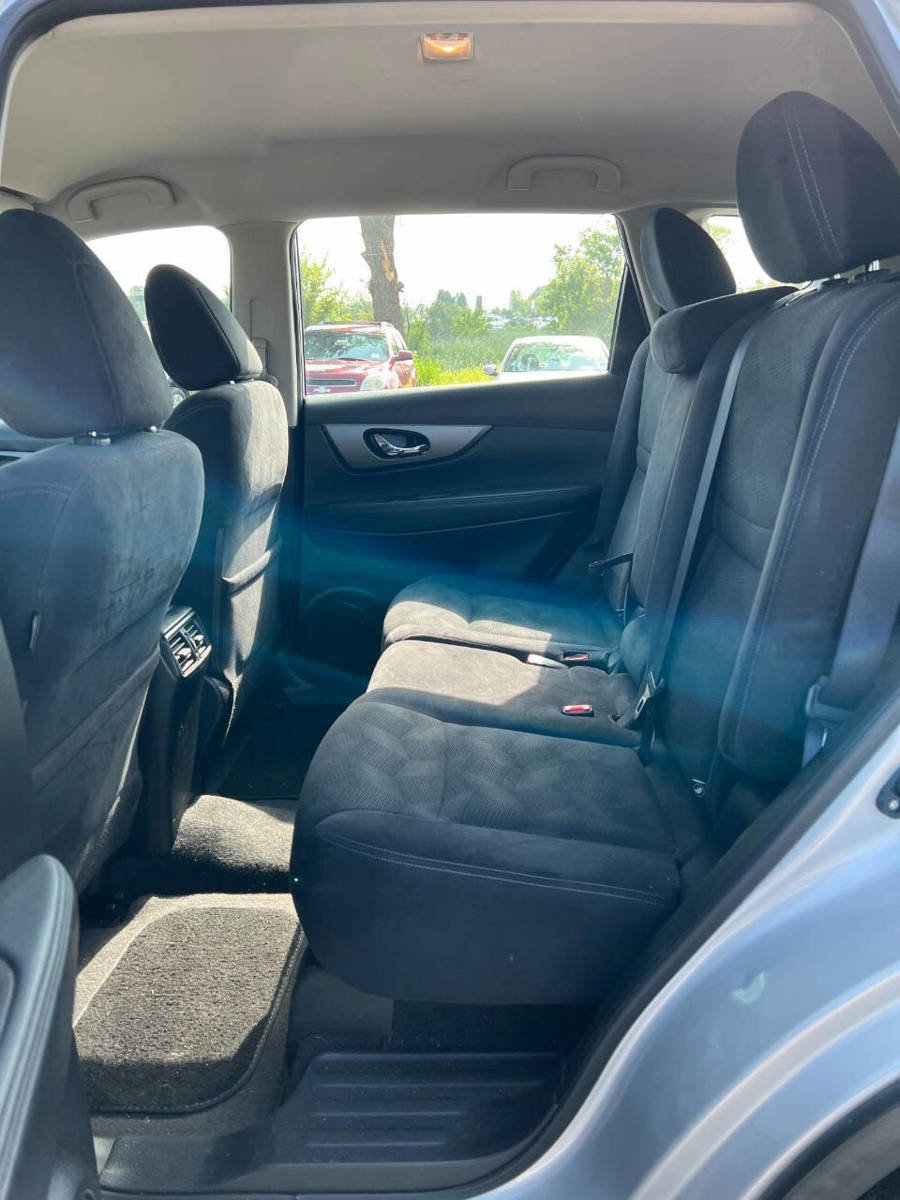 Used 2016 Nissan Rogue S image 11