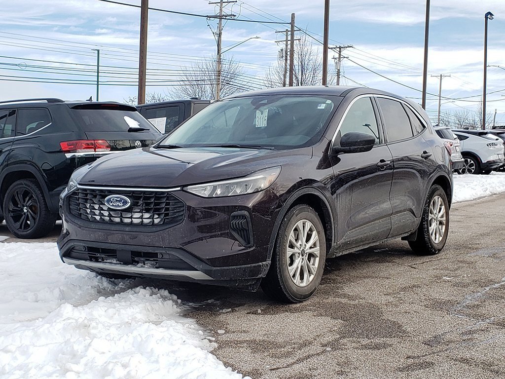 Used 2023 Ford Escape Active image 1