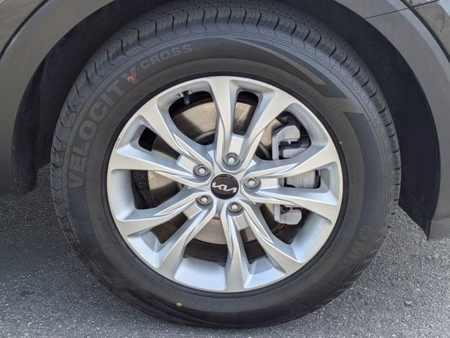 Used 2022 Kia Telluride LX image 14