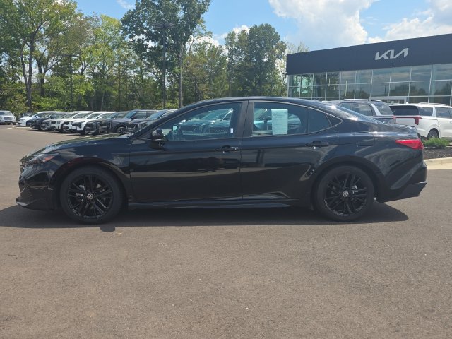 Used 2025 Toyota Camry SE FWD image 2