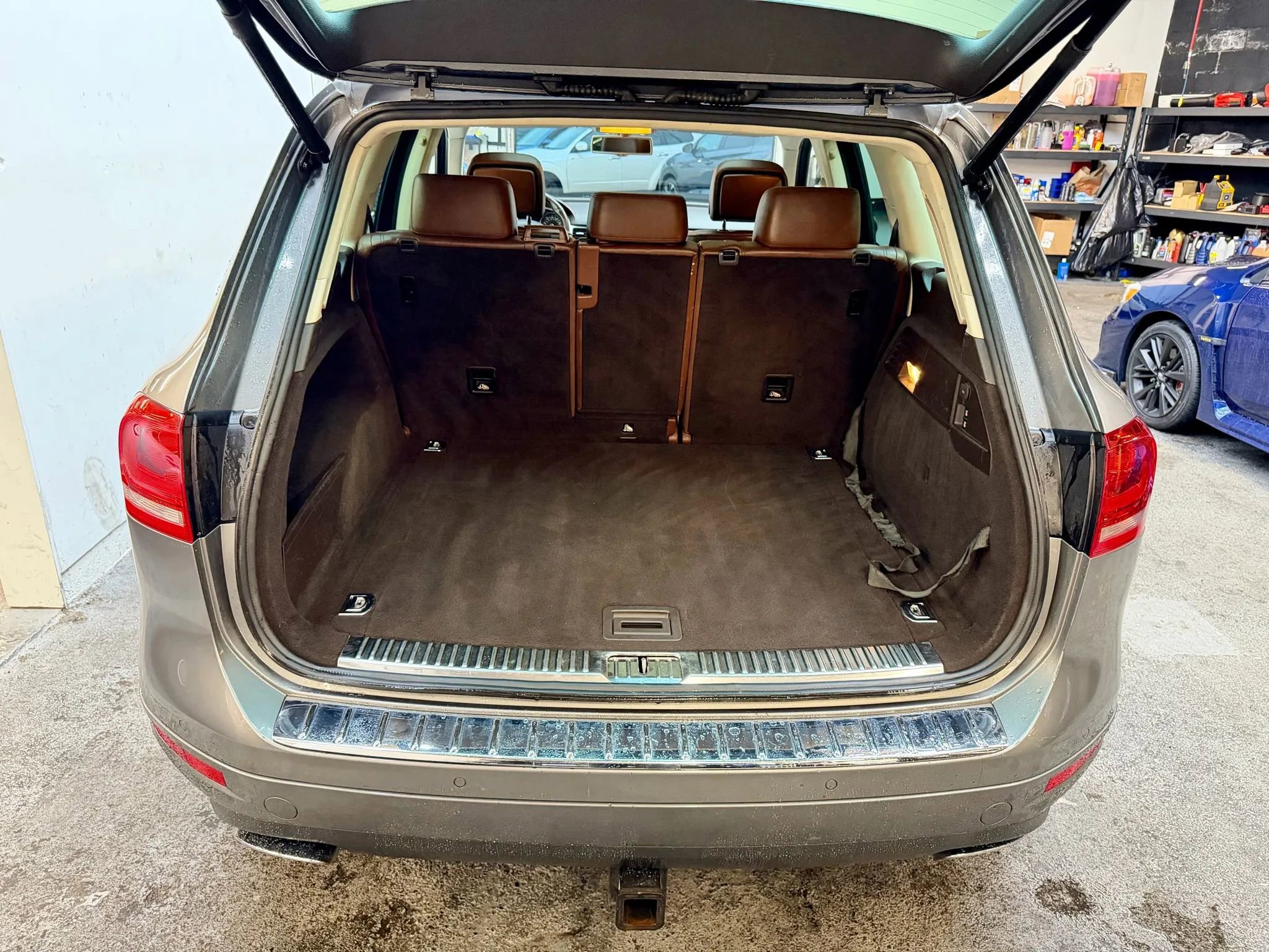 Used 2013 Volkswagen Touareg TDI image 21