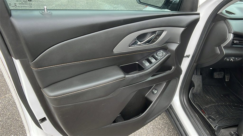 Used 2019 Chevrolet Traverse LT image 11