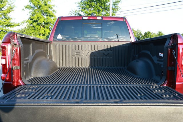Used 2025 RAM 1500 Laramie AWD/4WD image 8