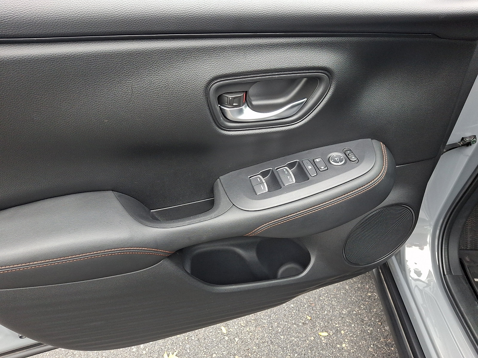 Used 2024 Honda HR-V Sport image 12