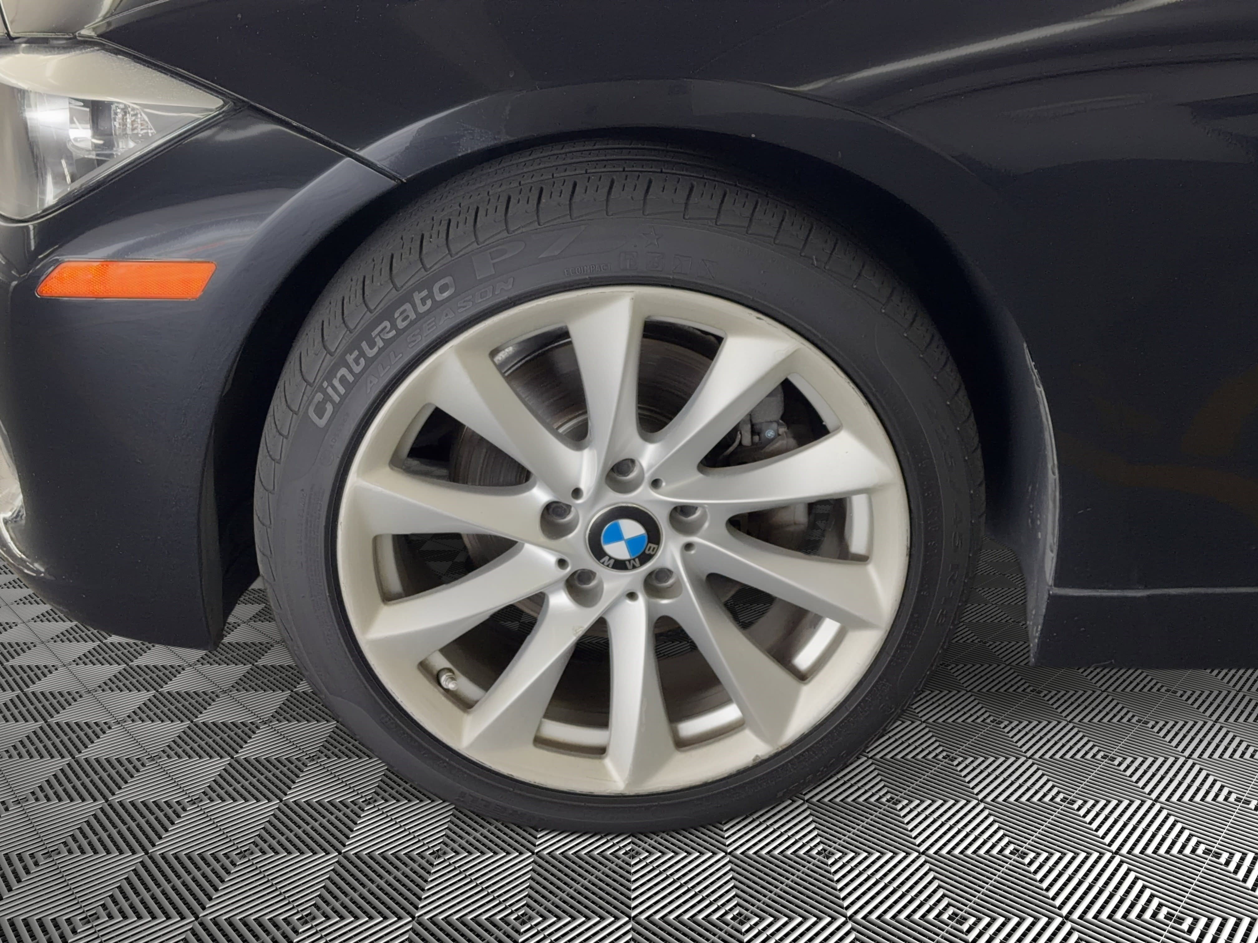 Used 2015 BMW 320i xDrive Sedan AWD/4WD image 12