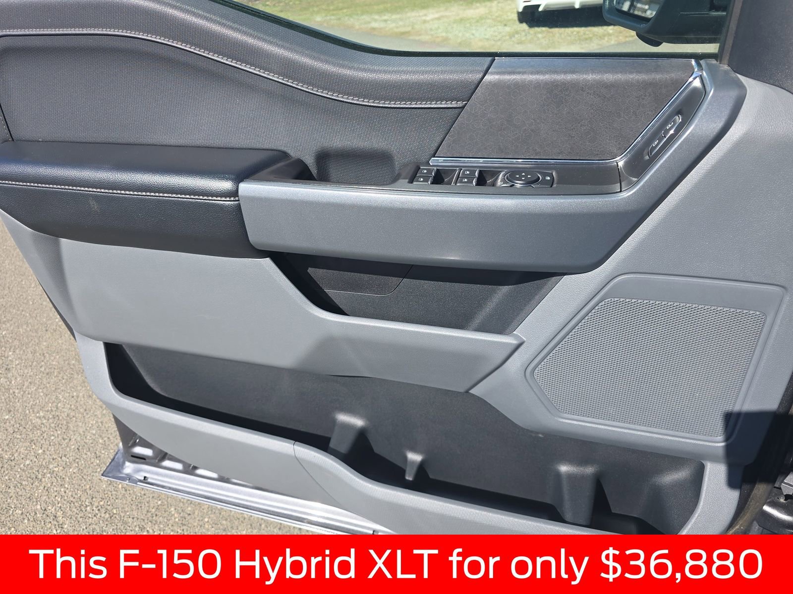 Used 2024 Ford F150 XLT w/ Mobile Office Package image 33