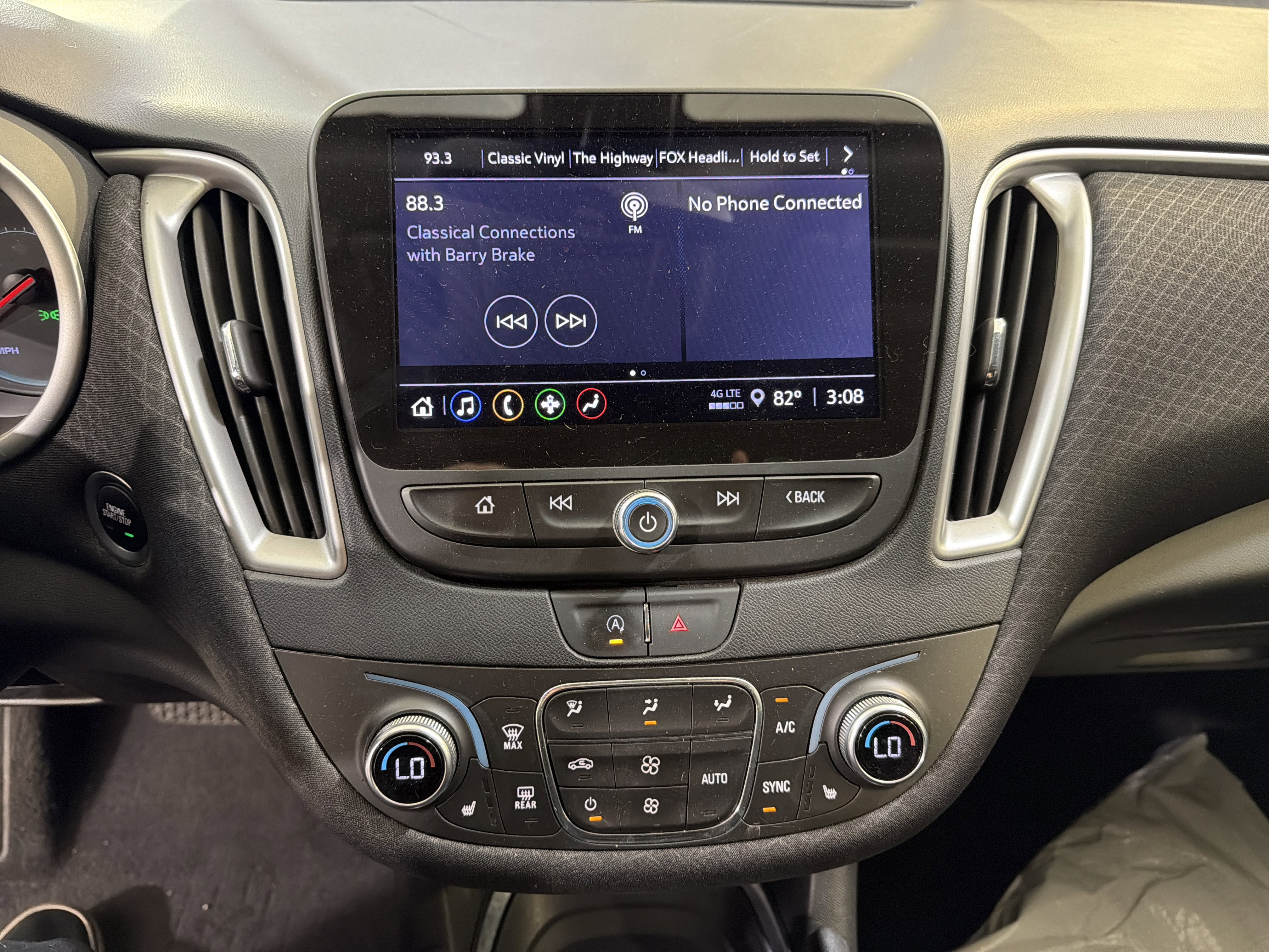 Used 2022 Chevrolet Malibu LT image 17