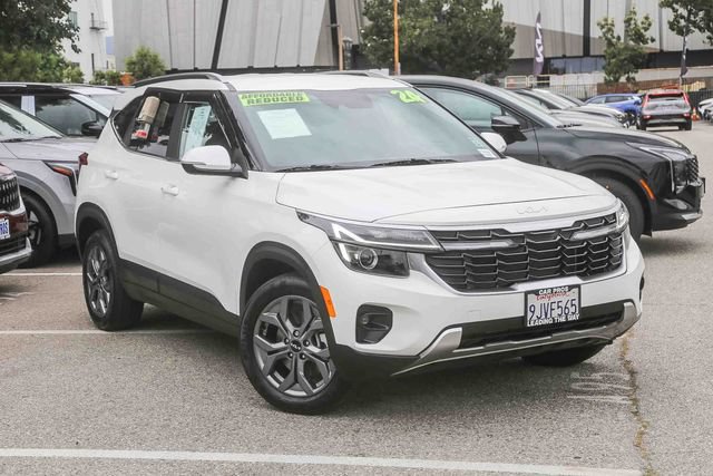 Used 2024 Kia Seltos S AWD/4WD image 2