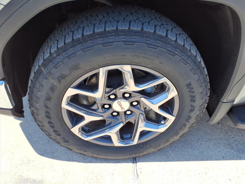 New 2026 GMC Sierra 1500 SLT image 9