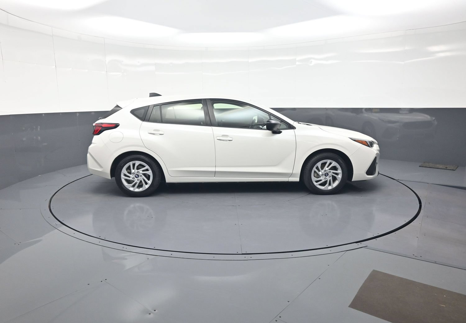 Used 2024 Subaru Impreza 2.0i AWD/4WD image 2